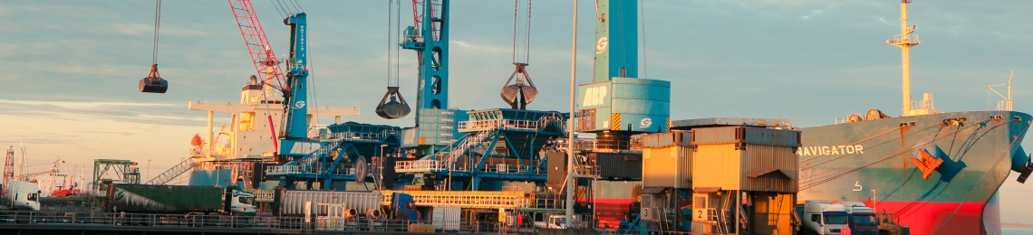 cranes-immingham-port (1)